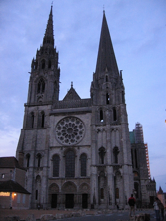 23 Chartres Cathedral.jpg